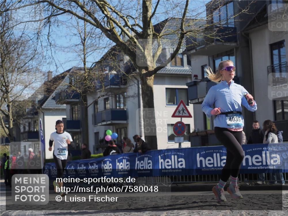 06.04.2025 - 44. Internationalen Wilhelmsburger Insellauf Luisa Fischer http://msf.ph/oto/7580048 06.04.2025 10:44:58 Ziel 4361, 4039 meine-sportfotos.de