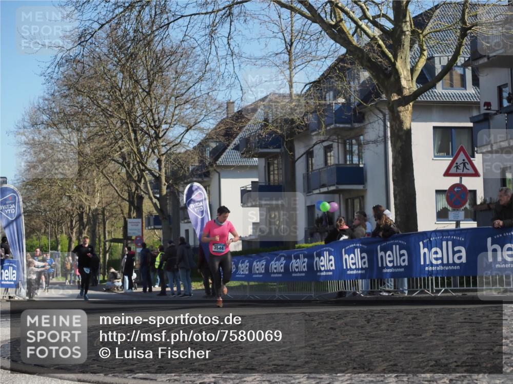 06.04.2025 - 44. Internationalen Wilhelmsburger Insellauf Luisa Fischer http://msf.ph/oto/7580069 06.04.2025 10:39:47 Ziel 3544 meine-sportfotos.de