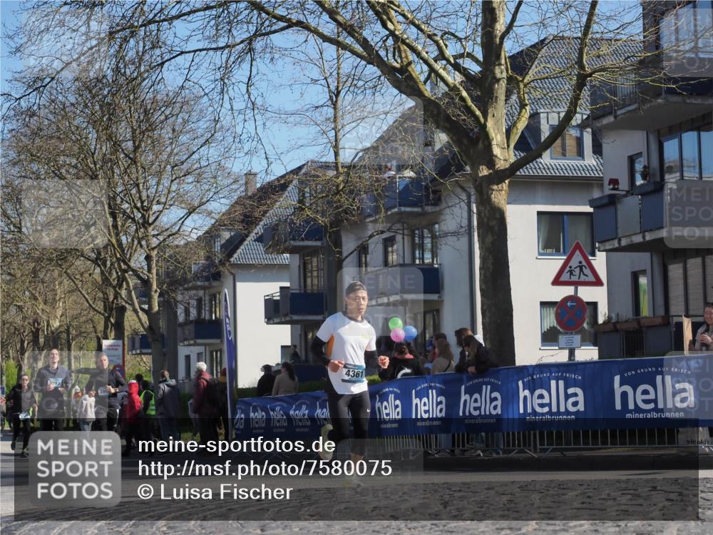 06.04.2025 - 44. Internationalen Wilhelmsburger Insellauf Luisa Fischer http://msf.ph/oto/7580075 06.04.2025 10:44:59 Ziel 3992, 399, 4361 meine-sportfotos.de