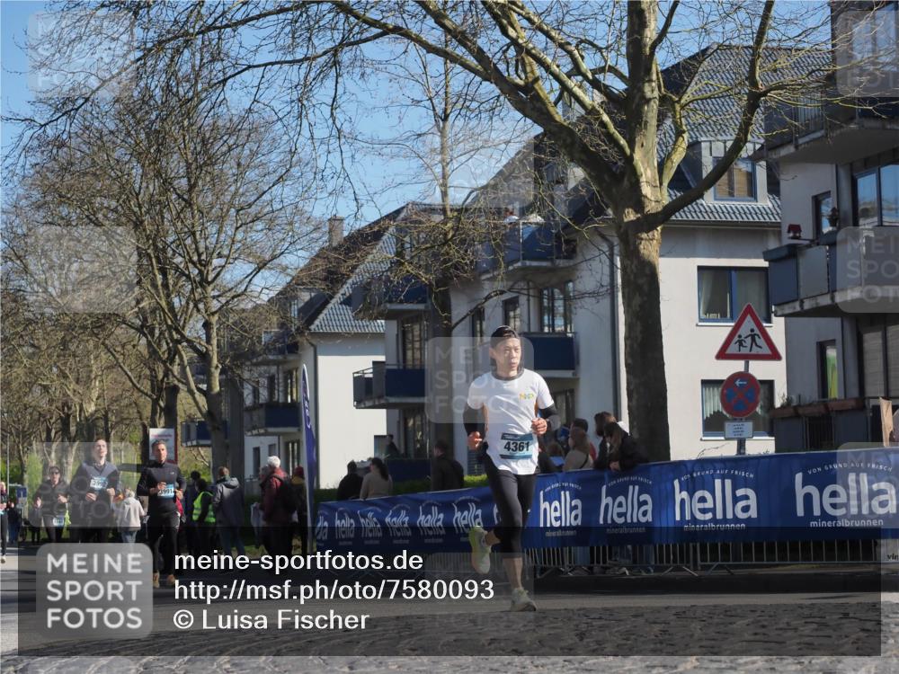 06.04.2025 - 44. Internationalen Wilhelmsburger Insellauf Luisa Fischer http://msf.ph/oto/7580093 06.04.2025 10:44:59 Ziel 3992, 4361 meine-sportfotos.de