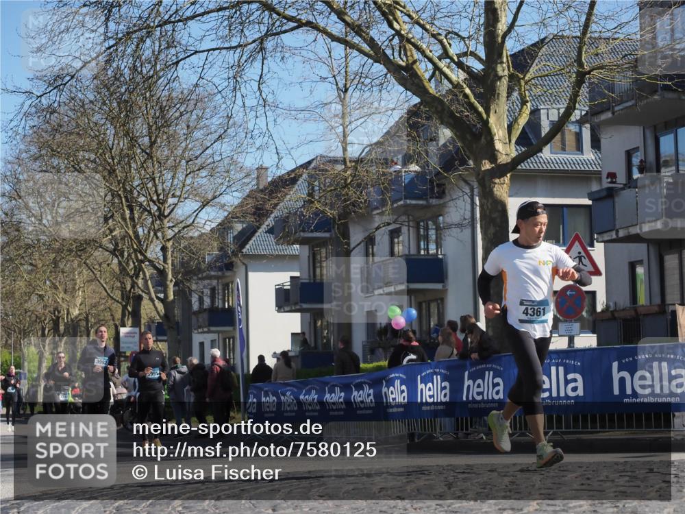 06.04.2025 - 44. Internationalen Wilhelmsburger Insellauf Luisa Fischer http://msf.ph/oto/7580125 06.04.2025 10:45:00 Ziel 3992, 991, 4361 meine-sportfotos.de