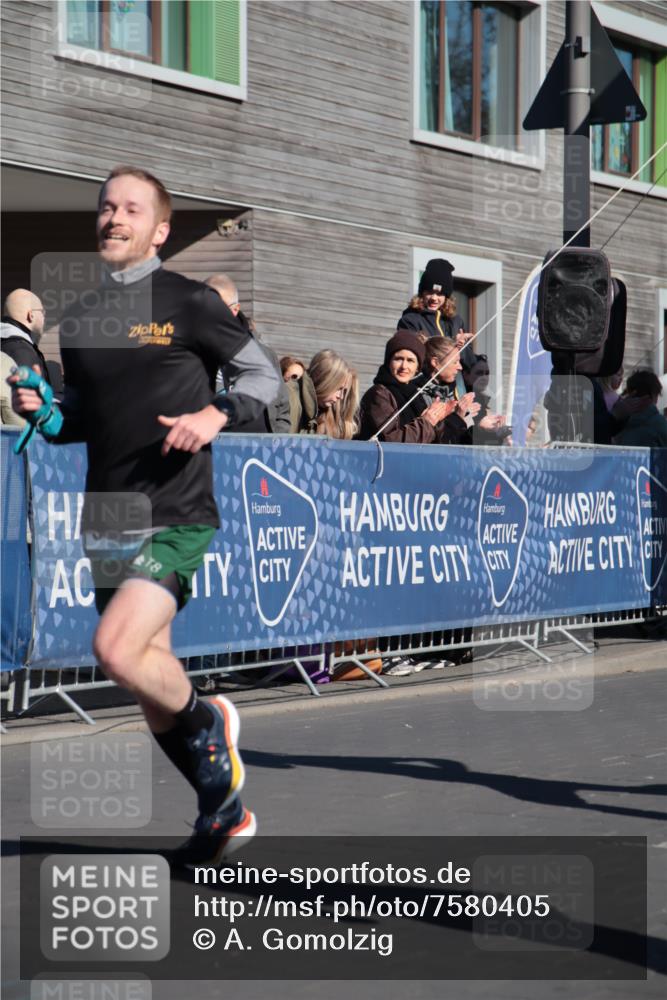 06.04.2025 - 44. Internationalen Wilhelmsburger Insellauf A. Gomolzig http://msf.ph/oto/7580405 06.04.2025 10:19:22 Ziel 3078, 3182, 3456, 3511, 3839, 4085, 4417 meine-sportfotos.de