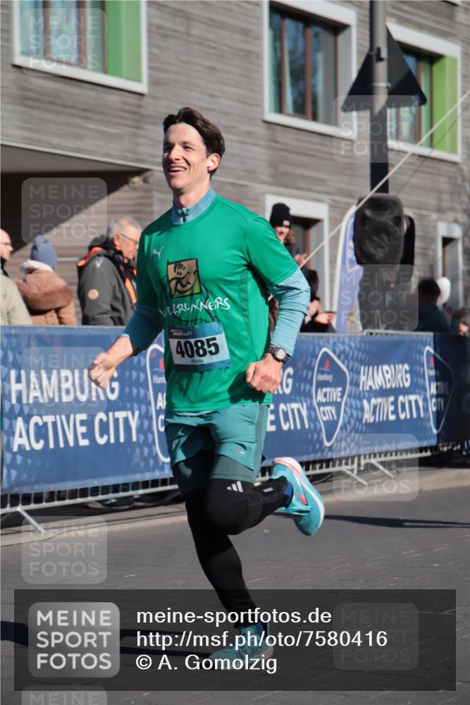 06.04.2025 - 44. Internationalen Wilhelmsburger Insellauf A. Gomolzig http://msf.ph/oto/7580416 06.04.2025 10:19:21 Ziel 3078, 3182, 3456, 3511, 3839, 4085, 4417 meine-sportfotos.de