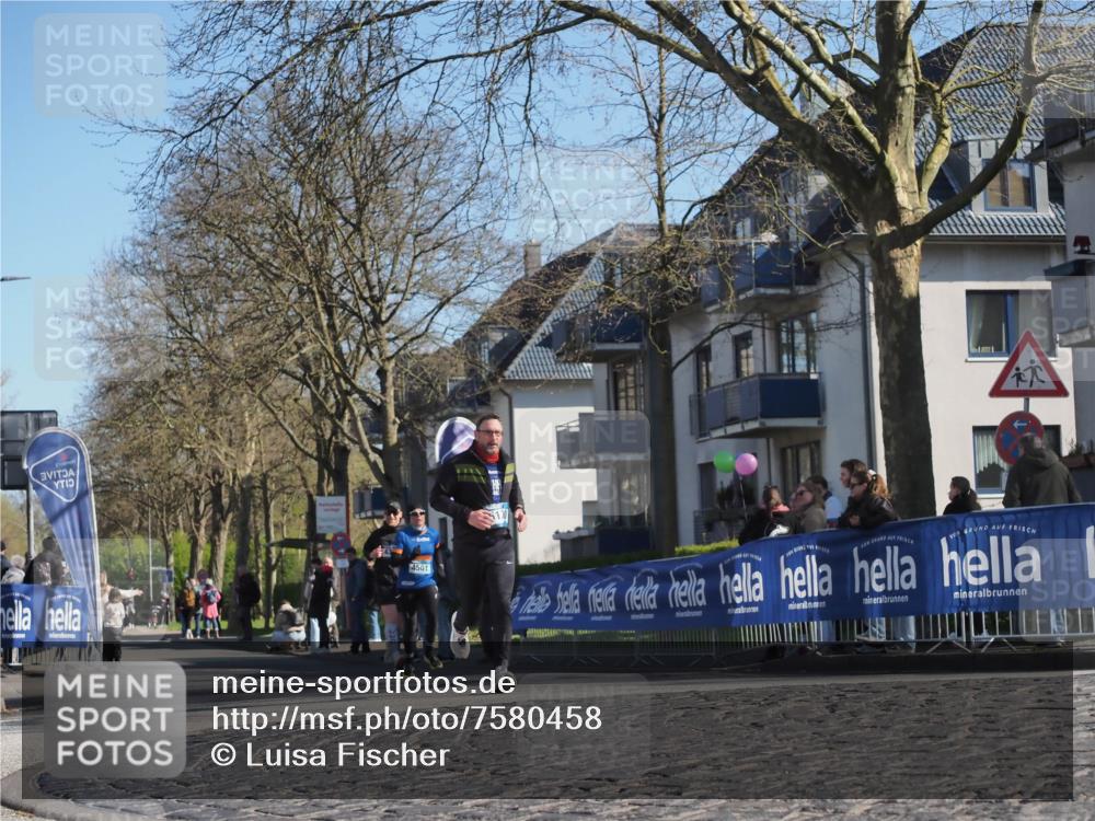 06.04.2025 - 44. Internationalen Wilhelmsburger Insellauf Luisa Fischer http://msf.ph/oto/7580458 06.04.2025 10:39:54 Ziel 4501 meine-sportfotos.de