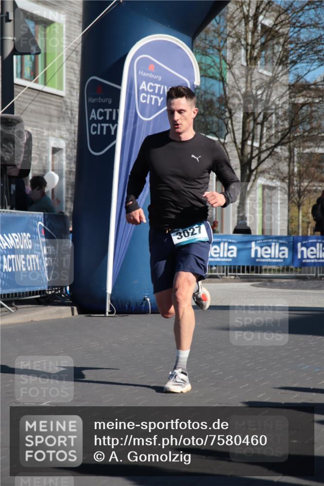 06.04.2025 - 44. Internationalen Wilhelmsburger Insellauf A. Gomolzig http://msf.ph/oto/7580460 06.04.2025 10:19:07 Ziel 3027, 3103 meine-sportfotos.de