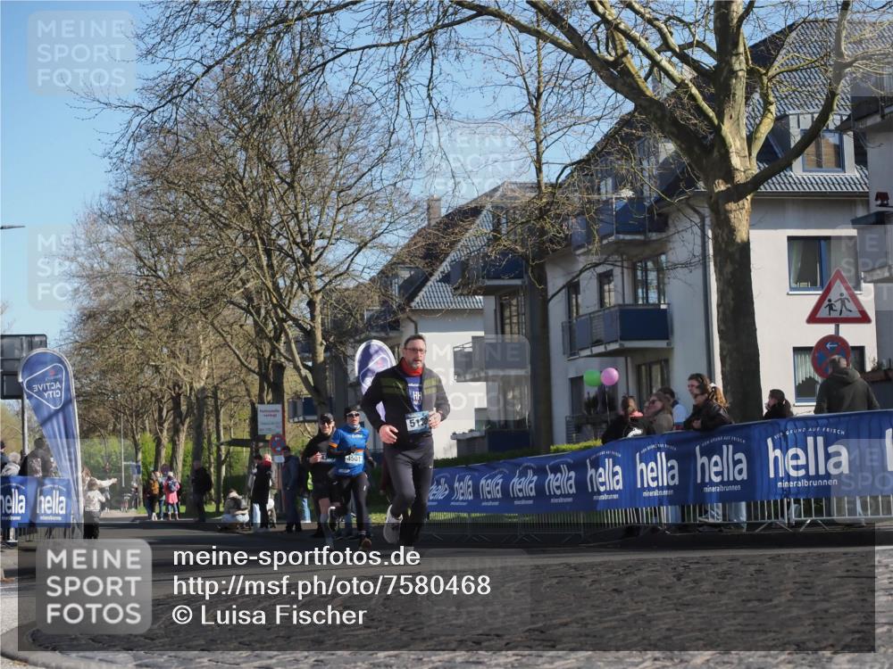06.04.2025 - 44. Internationalen Wilhelmsburger Insellauf Luisa Fischer http://msf.ph/oto/7580468 06.04.2025 10:39:54 Ziel 43, 4501, 5130 meine-sportfotos.de