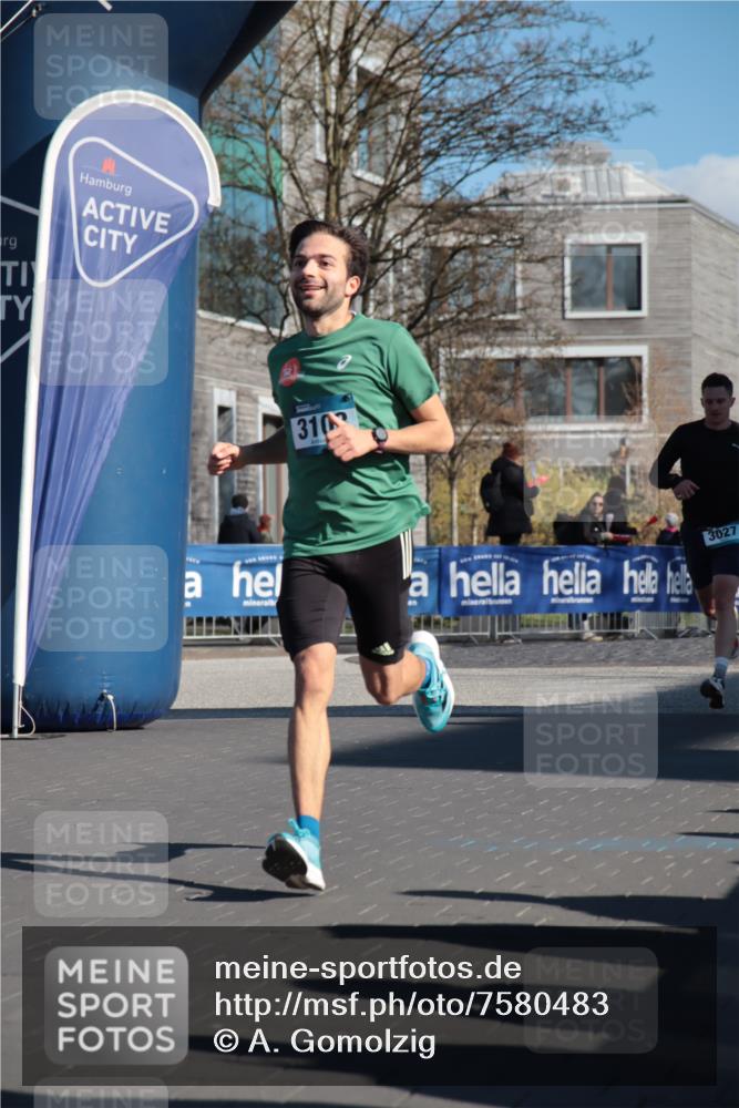 06.04.2025 - 44. Internationalen Wilhelmsburger Insellauf A. Gomolzig http://msf.ph/oto/7580483 06.04.2025 10:19:05 Ziel 3027, 3103 meine-sportfotos.de