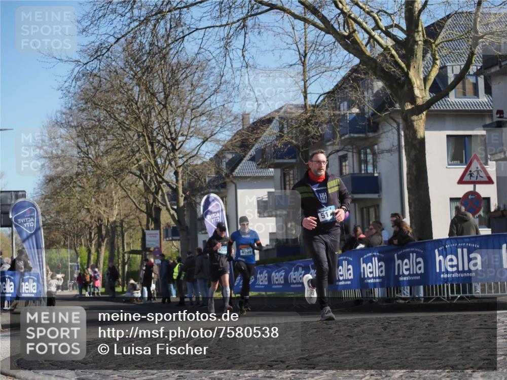 06.04.2025 - 44. Internationalen Wilhelmsburger Insellauf Luisa Fischer http://msf.ph/oto/7580538 06.04.2025 10:39:55 Ziel 71, 5130, 4389, 4501 meine-sportfotos.de