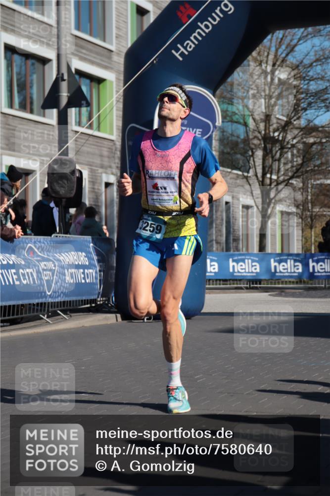 06.04.2025 - 44. Internationalen Wilhelmsburger Insellauf A. Gomolzig http://msf.ph/oto/7580640 06.04.2025 10:17:29 Ziel 3259 meine-sportfotos.de