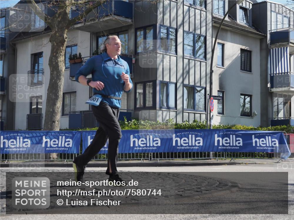 06.04.2025 - 44. Internationalen Wilhelmsburger Insellauf Luisa Fischer http://msf.ph/oto/7580744 06.04.2025 10:40:07 Ziel 001 meine-sportfotos.de