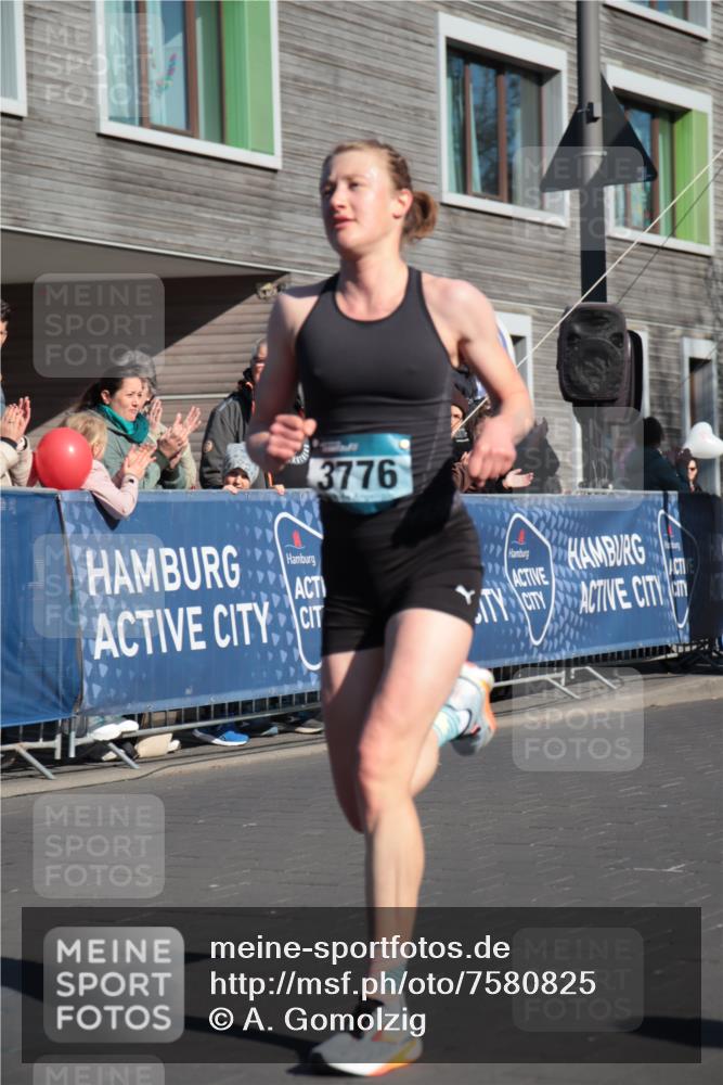 06.04.2025 - 44. Internationalen Wilhelmsburger Insellauf A. Gomolzig http://msf.ph/oto/7580825 06.04.2025 10:15:24 Ziel 3080, 3776 meine-sportfotos.de