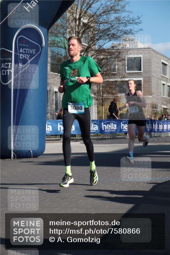 06.04.2025 - 44. Internationalen Wilhelmsburger Insellauf A. Gomolzig http://msf.ph/oto/7580866 06.04.2025 10:15:22 Ziel 3080, 3475, 3776 meine-sportfotos.de