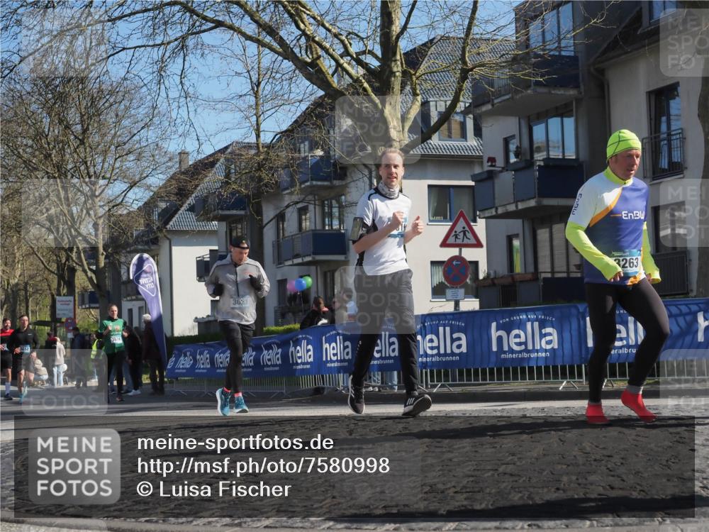 06.04.2025 - 44. Internationalen Wilhelmsburger Insellauf Luisa Fischer http://msf.ph/oto/7580998 06.04.2025 10:40:17 Ziel 3574, 3081, 3263 meine-sportfotos.de