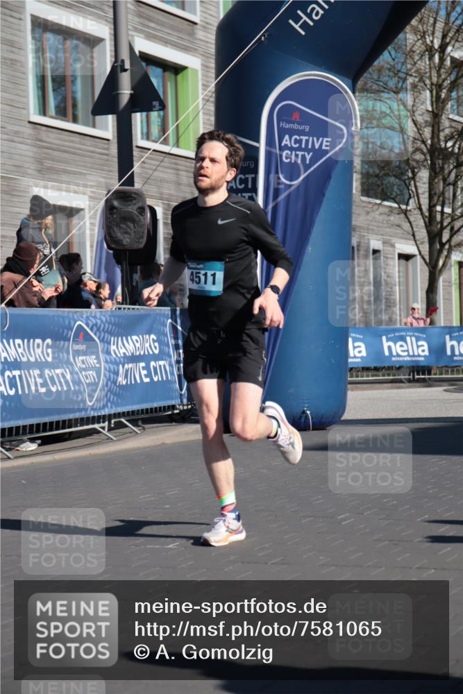 06.04.2025 - 44. Internationalen Wilhelmsburger Insellauf A. Gomolzig http://msf.ph/oto/7581065 06.04.2025 10:14:19 Ziel 3961, 4511 meine-sportfotos.de