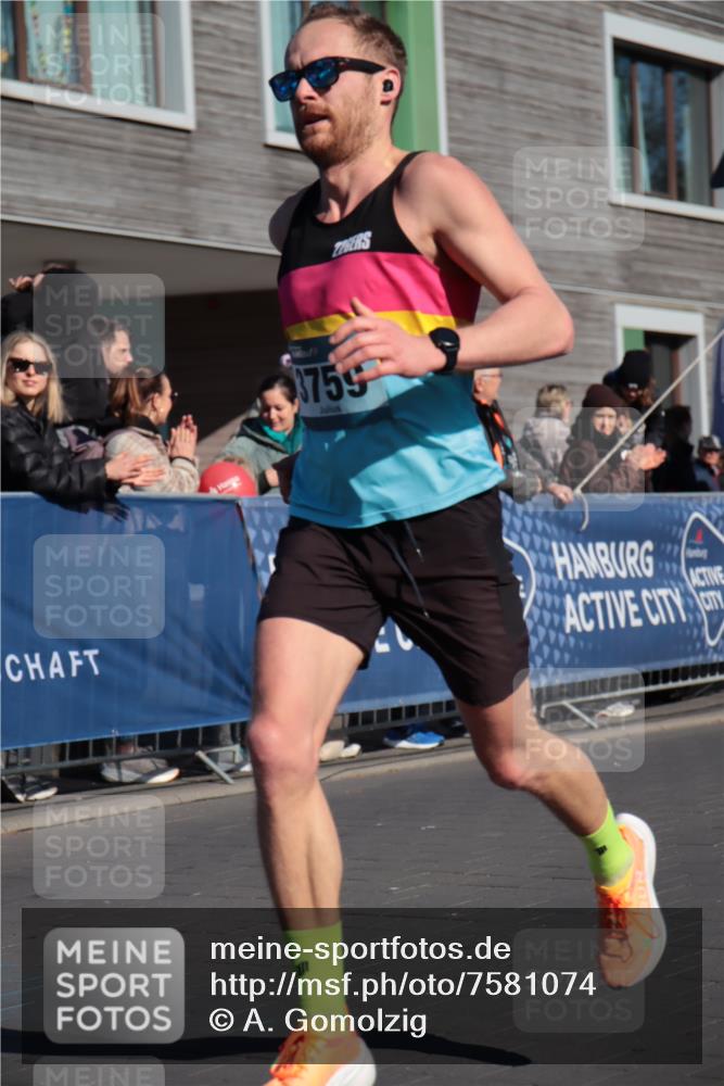 06.04.2025 - 44. Internationalen Wilhelmsburger Insellauf A. Gomolzig http://msf.ph/oto/7581074 06.04.2025 10:14:11 Ziel 3759 meine-sportfotos.de