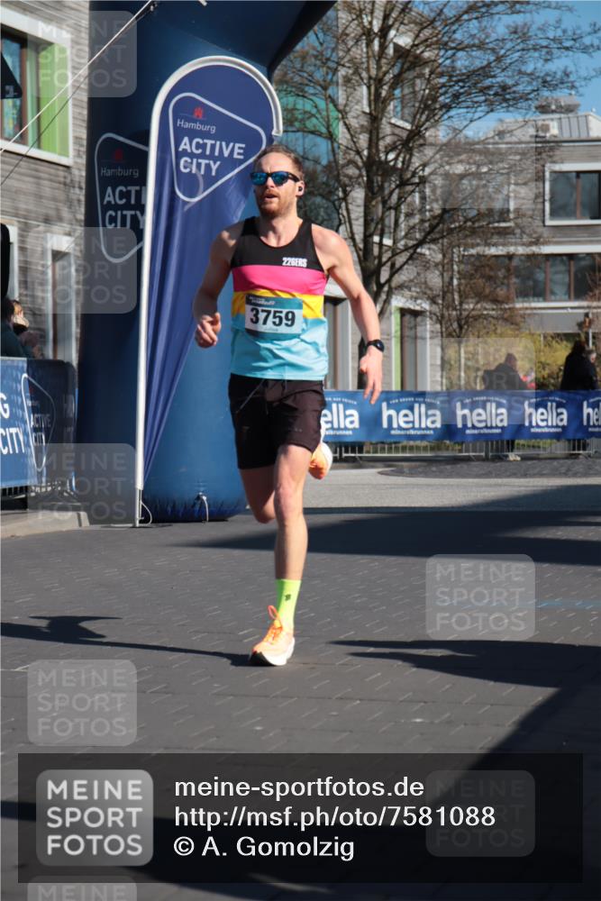 06.04.2025 - 44. Internationalen Wilhelmsburger Insellauf A. Gomolzig http://msf.ph/oto/7581088 06.04.2025 10:14:10 Ziel 3759 meine-sportfotos.de