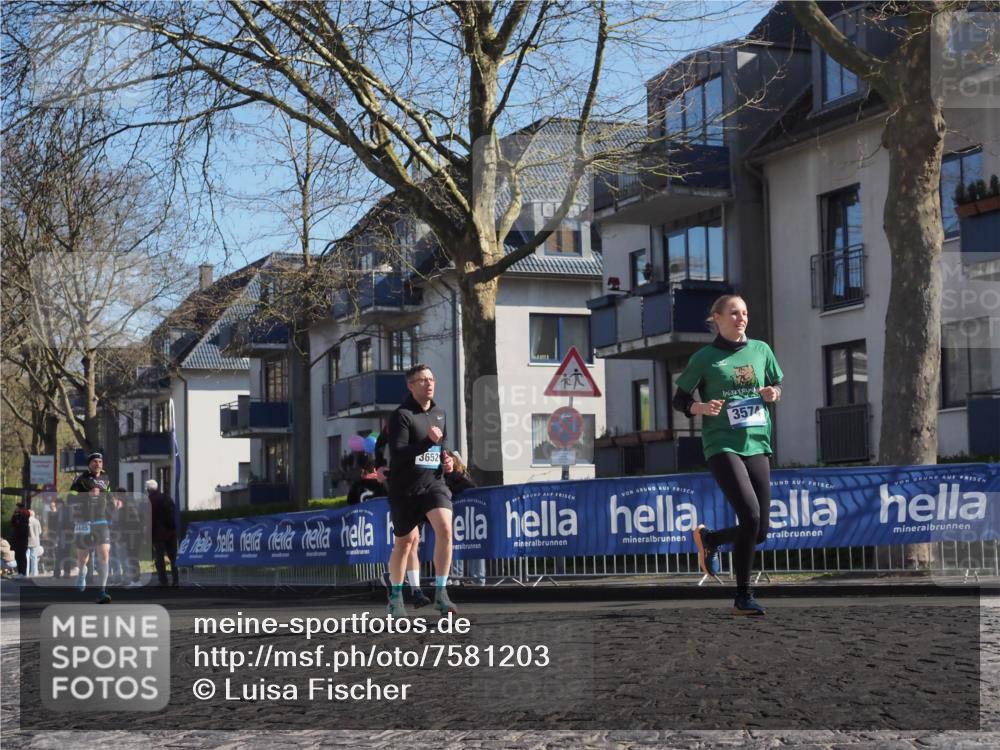 06.04.2025 - 44. Internationalen Wilhelmsburger Insellauf Luisa Fischer http://msf.ph/oto/7581203 06.04.2025 10:40:22 Ziel 3652, 3574, 4445 meine-sportfotos.de