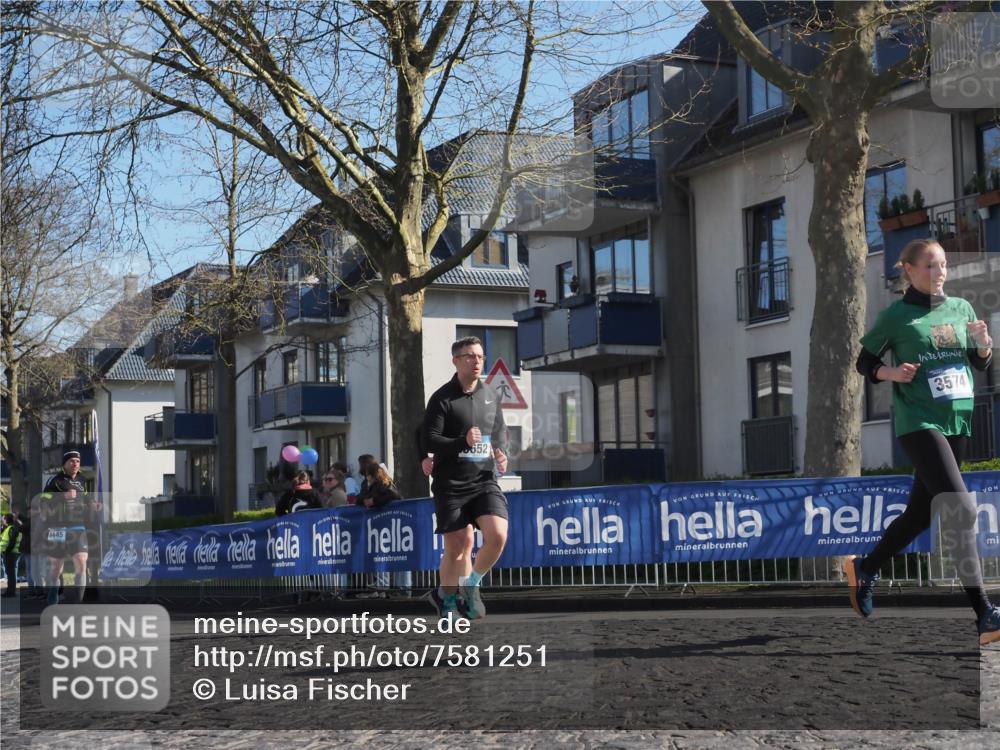 06.04.2025 - 44. Internationalen Wilhelmsburger Insellauf Luisa Fischer http://msf.ph/oto/7581251 06.04.2025 10:40:23 Ziel 4445, 652, 11, 3574 meine-sportfotos.de