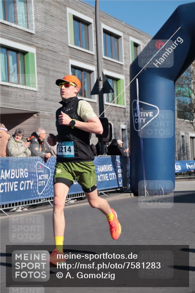 06.04.2025 - 44. Internationalen Wilhelmsburger Insellauf A. Gomolzig http://msf.ph/oto/7581283 06.04.2025 10:11:53 Ziel 3214 meine-sportfotos.de