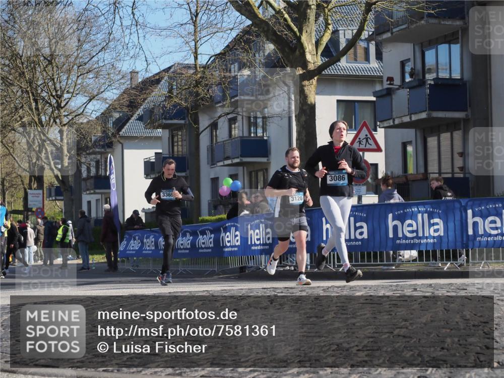 06.04.2025 - 44. Internationalen Wilhelmsburger Insellauf Luisa Fischer http://msf.ph/oto/7581361 06.04.2025 10:40:29 Ziel 3365, 3120, 3086 meine-sportfotos.de