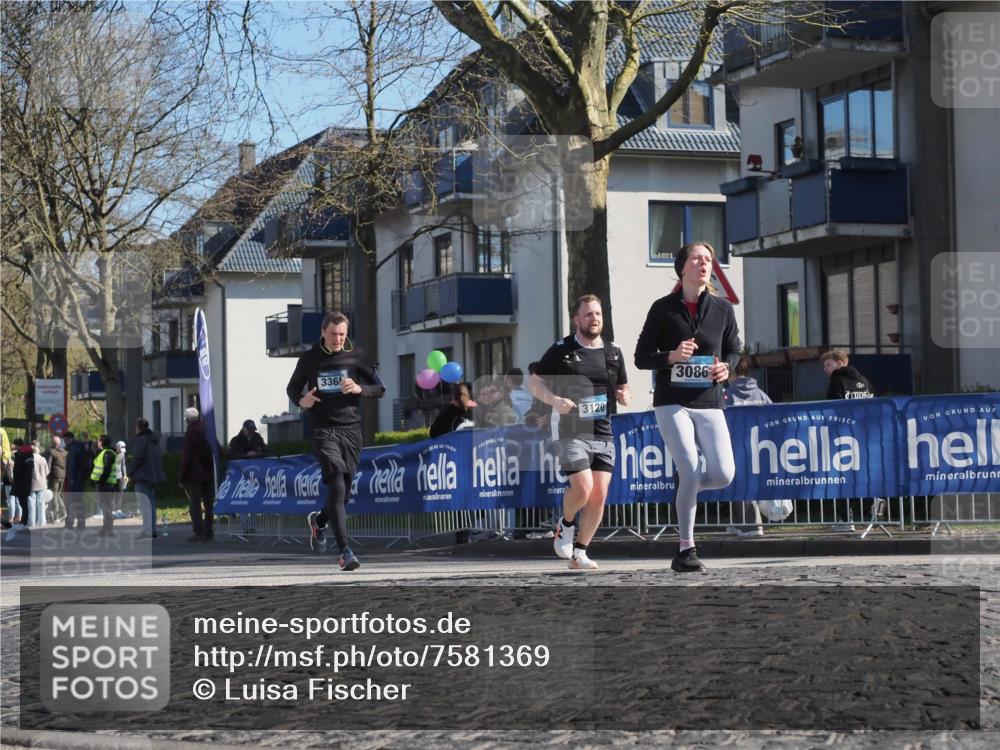 06.04.2025 - 44. Internationalen Wilhelmsburger Insellauf Luisa Fischer http://msf.ph/oto/7581369 06.04.2025 10:40:29 Ziel 336, 3120, 3086 meine-sportfotos.de