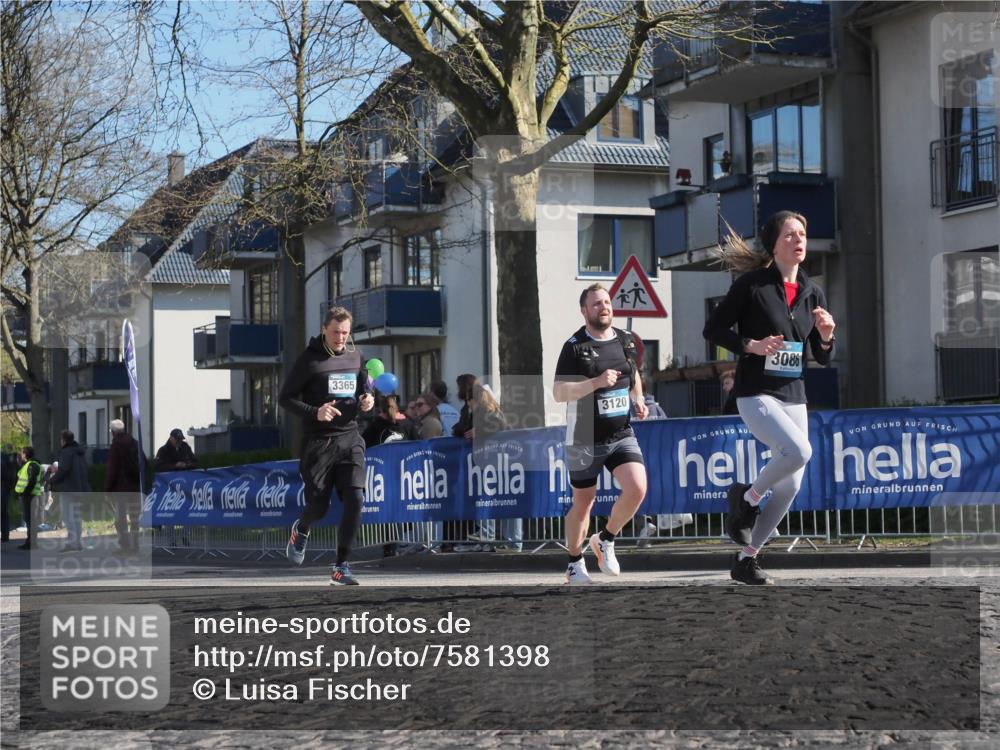 06.04.2025 - 44. Internationalen Wilhelmsburger Insellauf Luisa Fischer http://msf.ph/oto/7581398 06.04.2025 10:40:30 Ziel 3365, 3120, 3086 meine-sportfotos.de