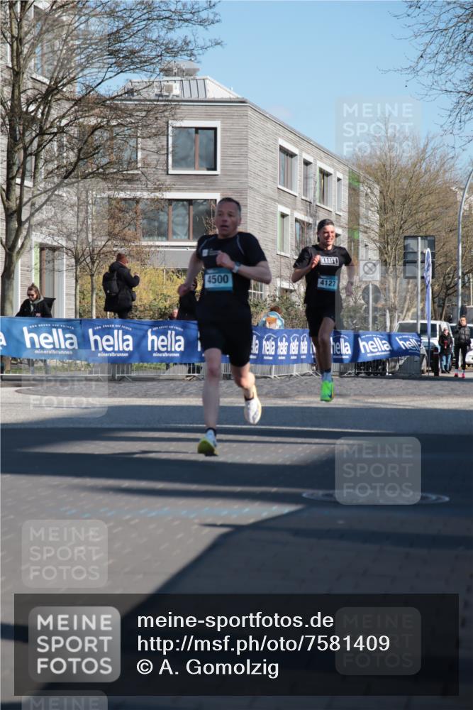 06.04.2025 - 44. Internationalen Wilhelmsburger Insellauf A. Gomolzig http://msf.ph/oto/7581409 06.04.2025 10:10:13 Ziel 4127, 4500 meine-sportfotos.de