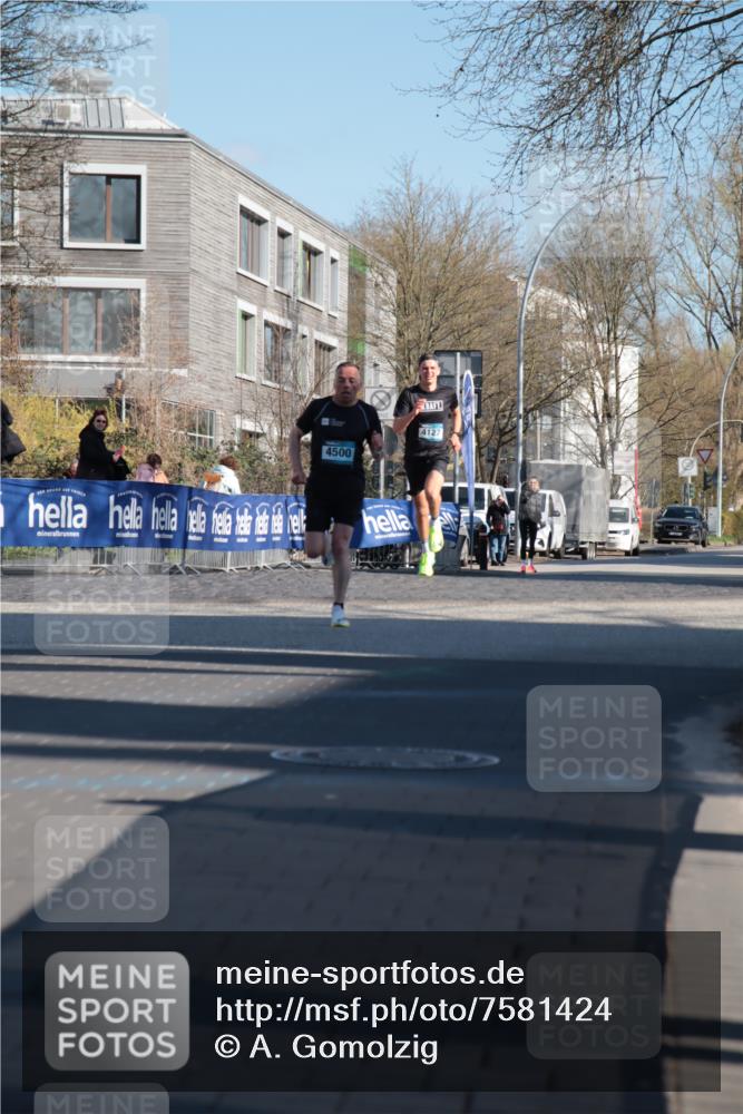 06.04.2025 - 44. Internationalen Wilhelmsburger Insellauf A. Gomolzig http://msf.ph/oto/7581424 06.04.2025 10:10:12 Ziel 4127, 4500 meine-sportfotos.de