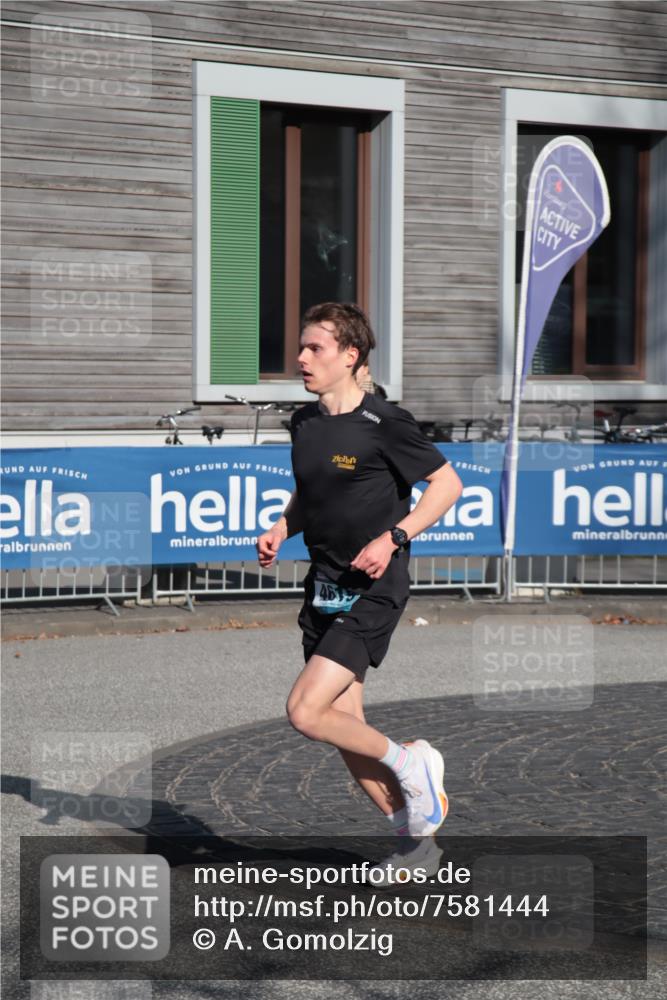06.04.2025 - 44. Internationalen Wilhelmsburger Insellauf A. Gomolzig http://msf.ph/oto/7581444 06.04.2025 10:08:22 Ziel 4619 meine-sportfotos.de