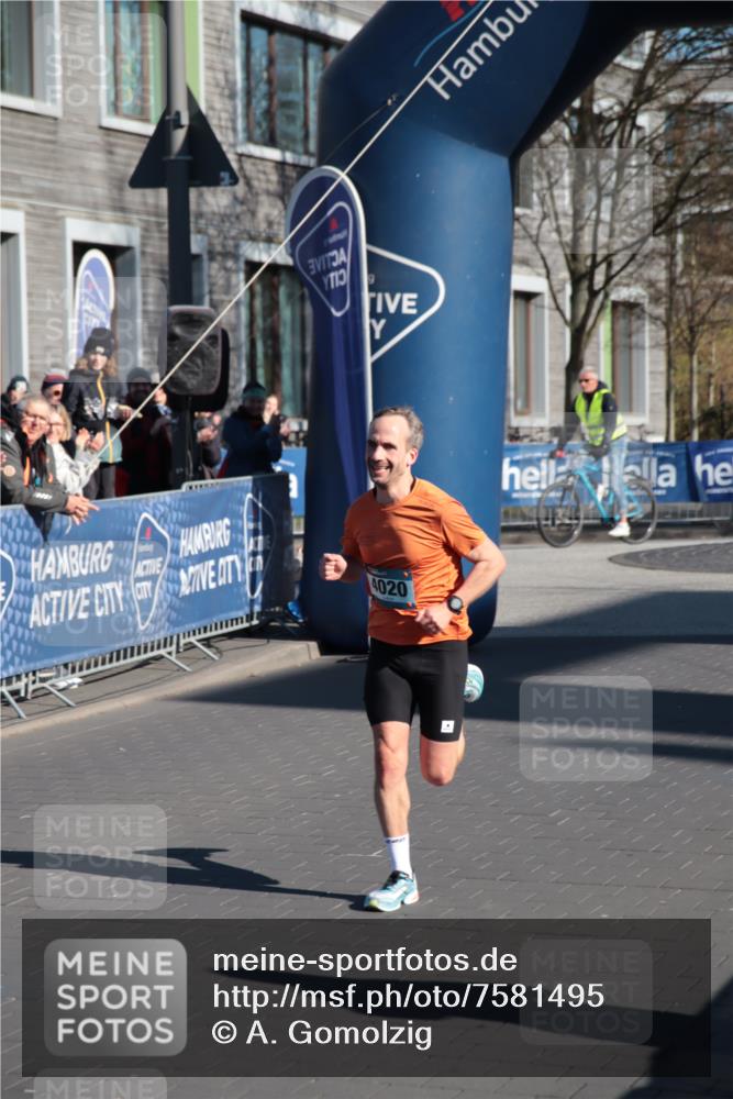 06.04.2025 - 44. Internationalen Wilhelmsburger Insellauf A. Gomolzig http://msf.ph/oto/7581495 06.04.2025 10:05:28 Ziel 4020 meine-sportfotos.de