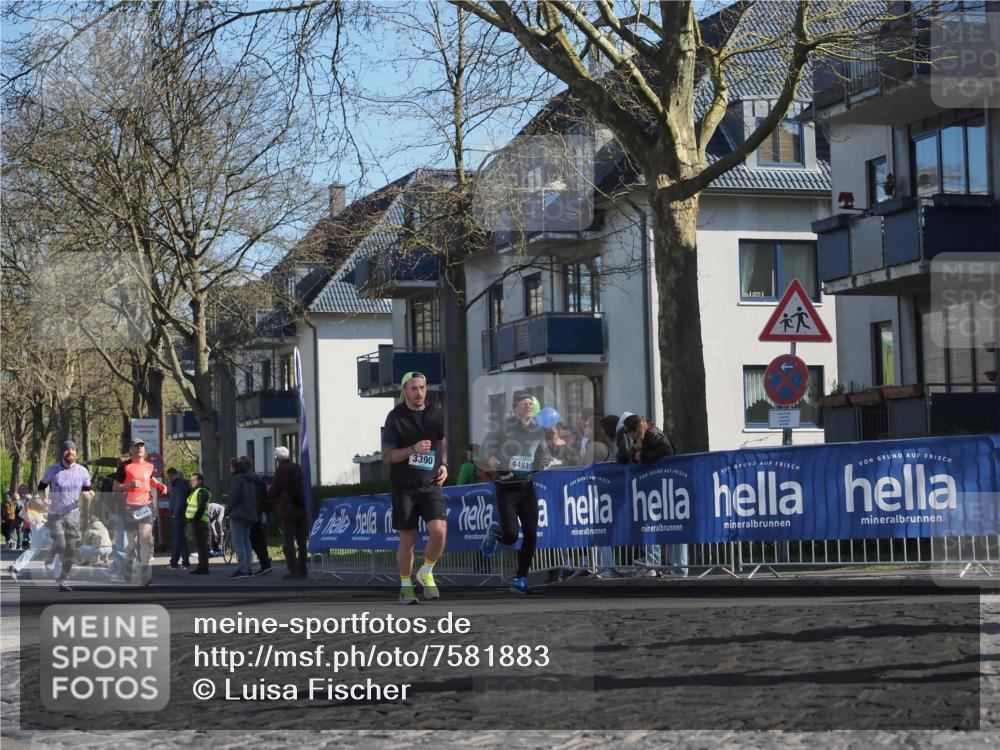 06.04.2025 - 44. Internationalen Wilhelmsburger Insellauf Luisa Fischer http://msf.ph/oto/7581883 06.04.2025 10:40:56 Ziel 4499, 3390, 4481 meine-sportfotos.de