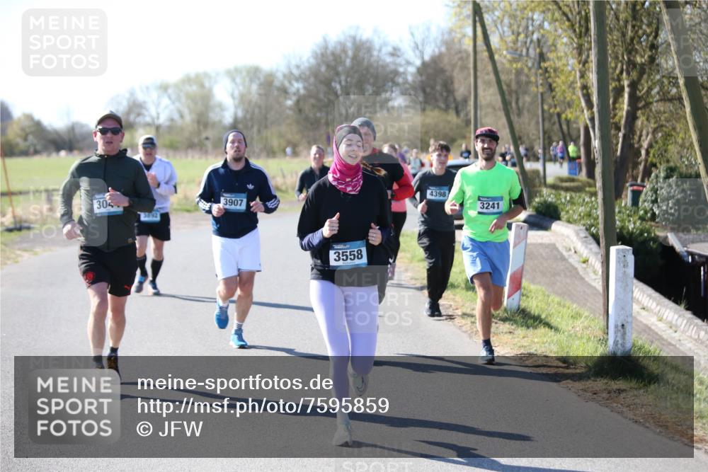 06.04.2025 - 44. Internationalen Wilhelmsburger Insellauf Jannik Wohlers http://msf.ph/oto/7595859 06.04.2025 10:34:34 Laufen 304, 3892, 3907, 3558, 4398, 3241 meine-sportfotos.de