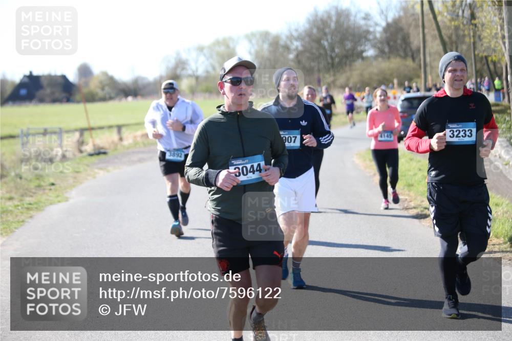 06.04.2025 - 44. Internationalen Wilhelmsburger Insellauf Jannik Wohlers http://msf.ph/oto/7596122 06.04.2025 10:34:36 Laufen 3892, 3044, 907, 4145, 3233 meine-sportfotos.de