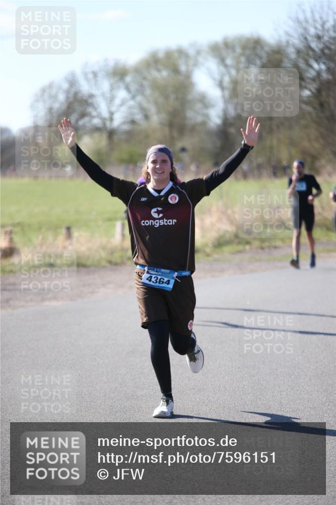 06.04.2025 - 44. Internationalen Wilhelmsburger Insellauf Jannik Wohlers http://msf.ph/oto/7596151 06.04.2025 10:34:46 Laufen 4364 meine-sportfotos.de