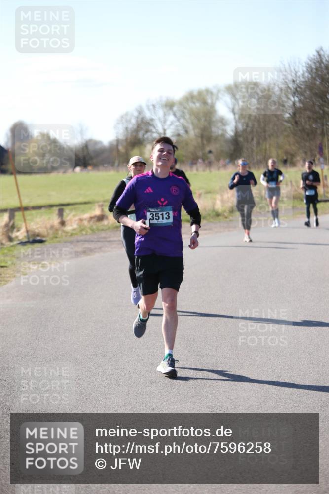 06.04.2025 - 44. Internationalen Wilhelmsburger Insellauf Jannik Wohlers http://msf.ph/oto/7596258 06.04.2025 10:34:51 Laufen 3513 meine-sportfotos.de
