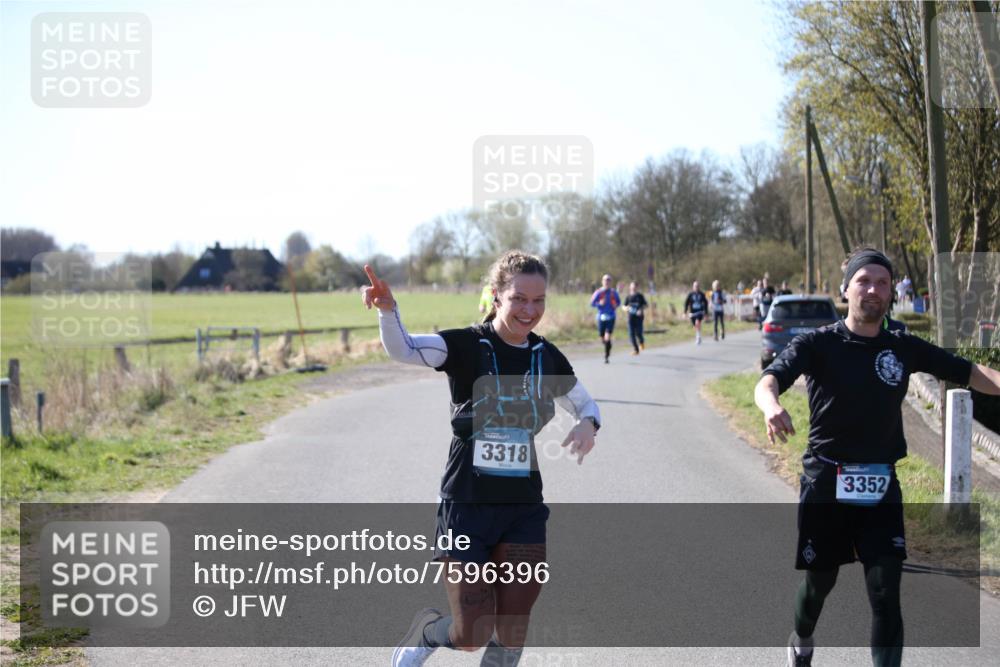 06.04.2025 - 44. Internationalen Wilhelmsburger Insellauf Jannik Wohlers http://msf.ph/oto/7596396 06.04.2025 10:35:04 Laufen 3318, 3352 meine-sportfotos.de