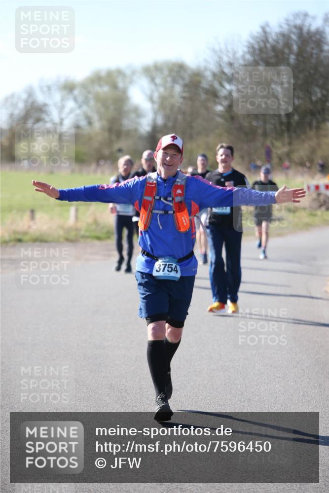 06.04.2025 - 44. Internationalen Wilhelmsburger Insellauf Jannik Wohlers http://msf.ph/oto/7596450 06.04.2025 10:35:13 Laufen 3754 meine-sportfotos.de