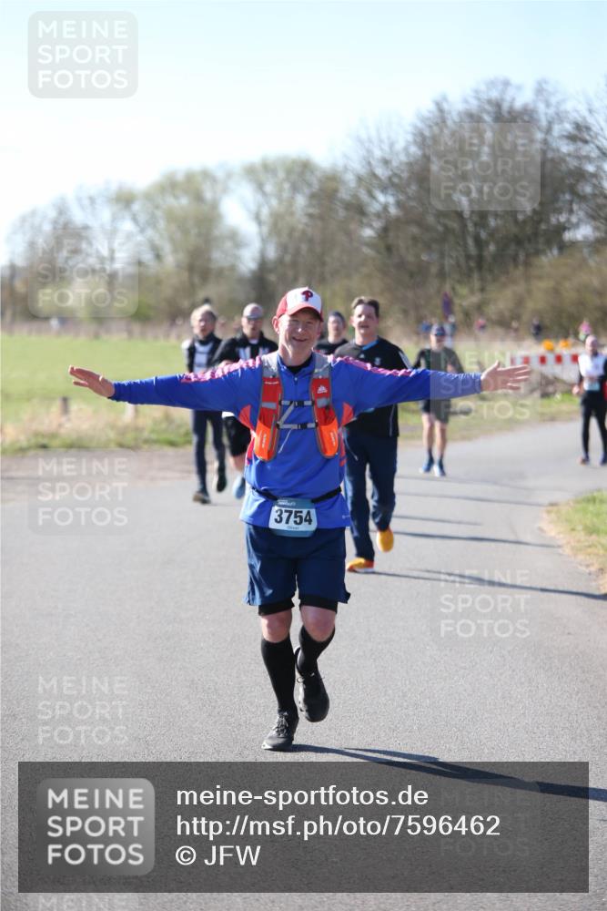 06.04.2025 - 44. Internationalen Wilhelmsburger Insellauf Jannik Wohlers http://msf.ph/oto/7596462 06.04.2025 10:35:13 Laufen 3754 meine-sportfotos.de