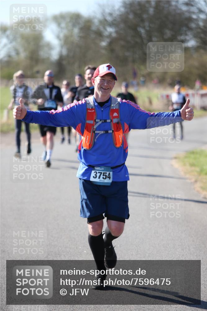 06.04.2025 - 44. Internationalen Wilhelmsburger Insellauf Jannik Wohlers http://msf.ph/oto/7596475 06.04.2025 10:35:14 Laufen 3754 meine-sportfotos.de