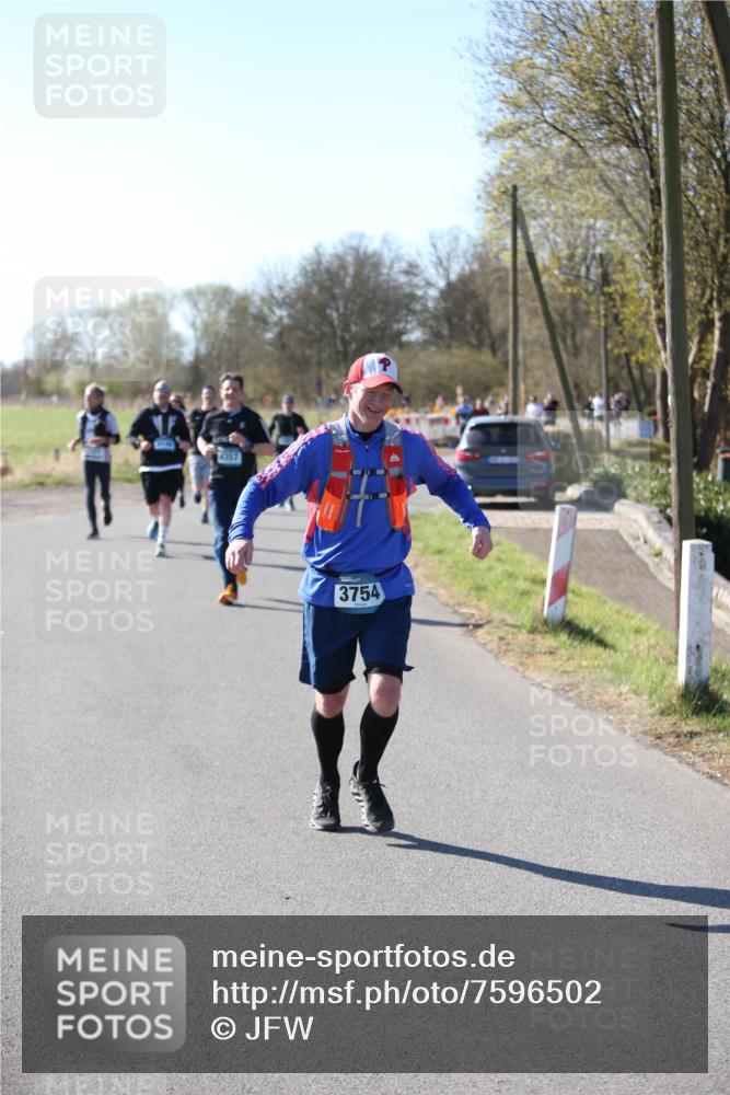 06.04.2025 - 44. Internationalen Wilhelmsburger Insellauf Jannik Wohlers http://msf.ph/oto/7596502 06.04.2025 10:35:15 Laufen 4357, 3754 meine-sportfotos.de