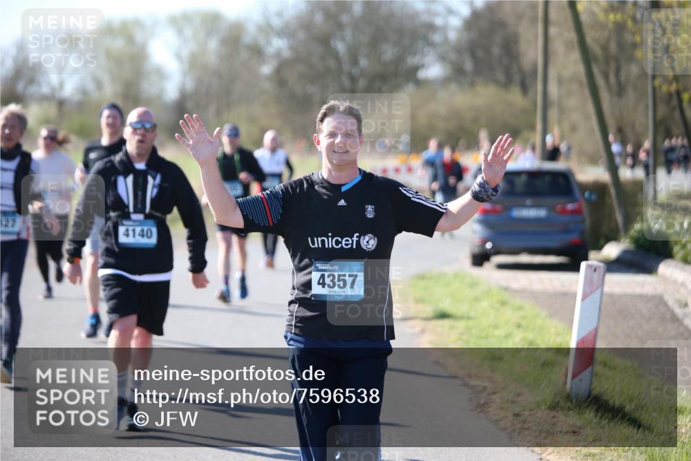 06.04.2025 - 44. Internationalen Wilhelmsburger Insellauf Jannik Wohlers http://msf.ph/oto/7596538 06.04.2025 10:35:18 Laufen 327, 4140, 4357 meine-sportfotos.de