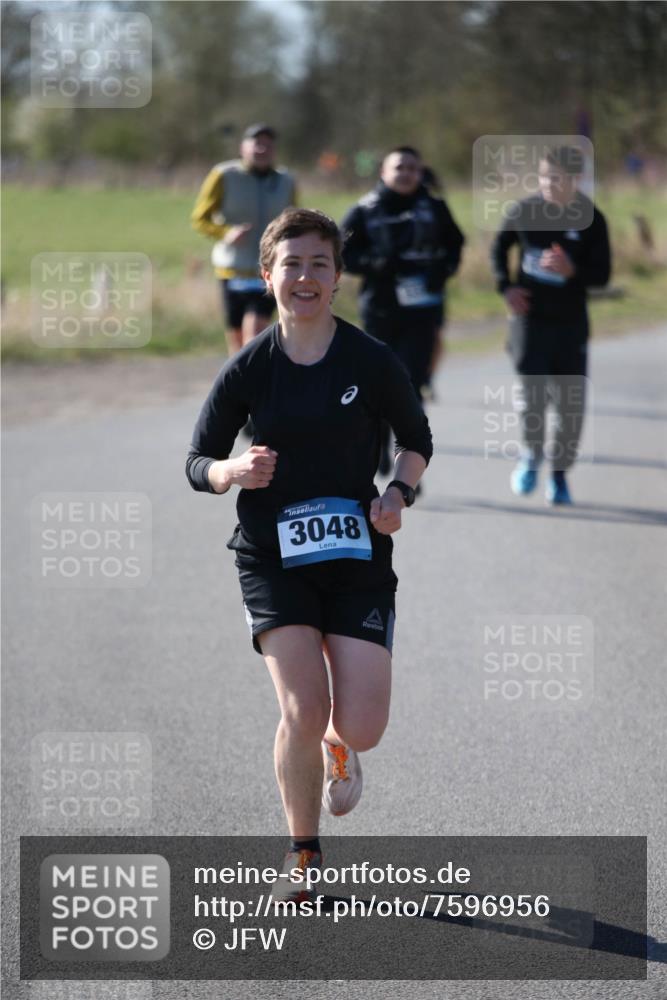 06.04.2025 - 44. Internationalen Wilhelmsburger Insellauf Jannik Wohlers http://msf.ph/oto/7596956 06.04.2025 10:35:51 Laufen 3048 meine-sportfotos.de