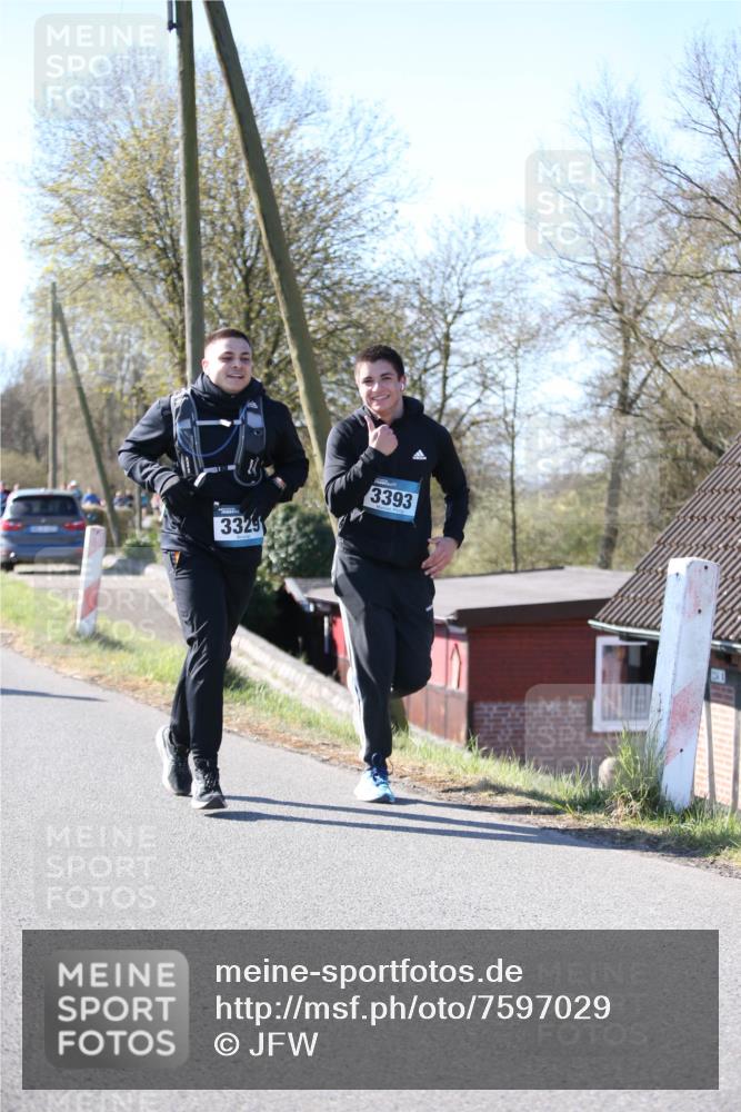 06.04.2025 - 44. Internationalen Wilhelmsburger Insellauf Jannik Wohlers http://msf.ph/oto/7597029 06.04.2025 10:35:57 Laufen 3393, 3329 meine-sportfotos.de