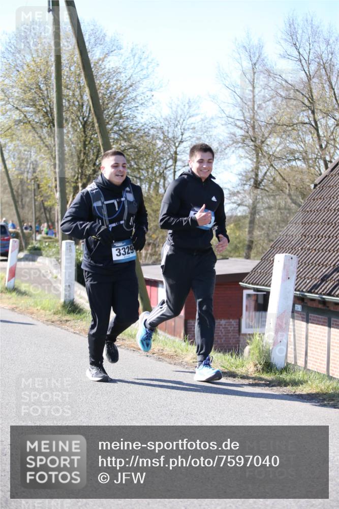 06.04.2025 - 44. Internationalen Wilhelmsburger Insellauf Jannik Wohlers http://msf.ph/oto/7597040 06.04.2025 10:35:57 Laufen 3329 meine-sportfotos.de