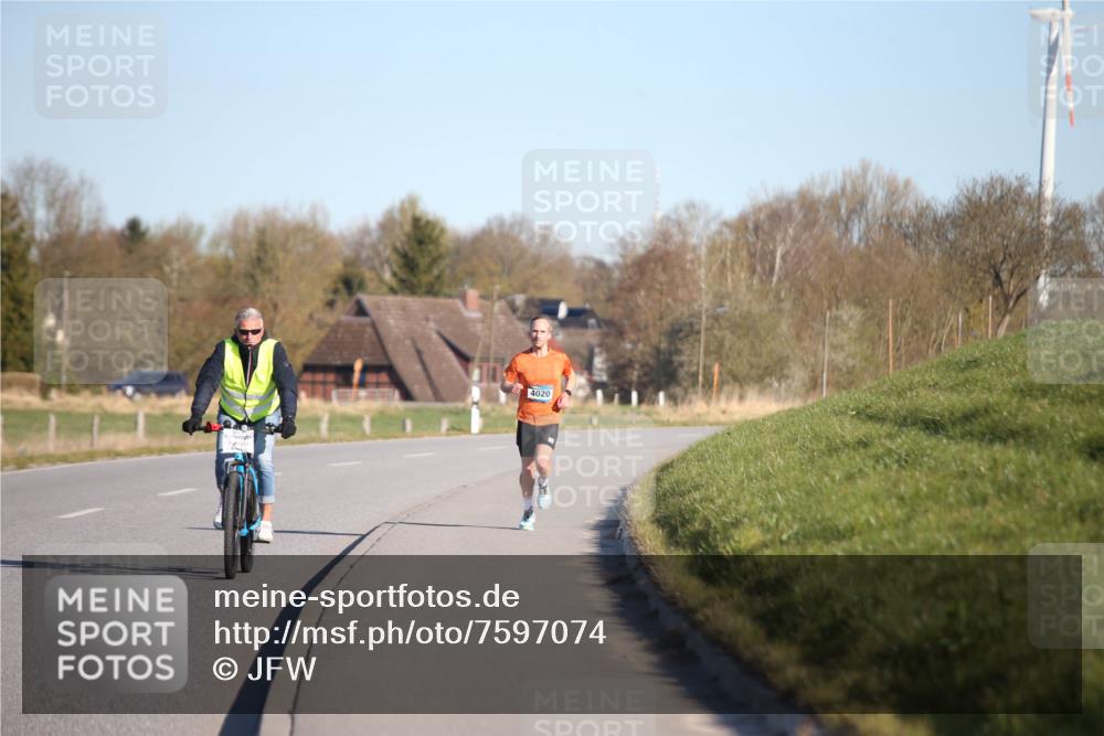 06.04.2025 - 44. Internationalen Wilhelmsburger Insellauf Jannik Wohlers http://msf.ph/oto/7597074 06.04.2025 09:15:28 Laufen 4020 meine-sportfotos.de