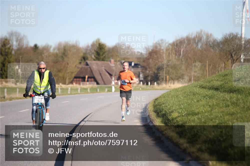 06.04.2025 - 44. Internationalen Wilhelmsburger Insellauf Jannik Wohlers http://msf.ph/oto/7597112 06.04.2025 09:15:30 Laufen 4020 meine-sportfotos.de