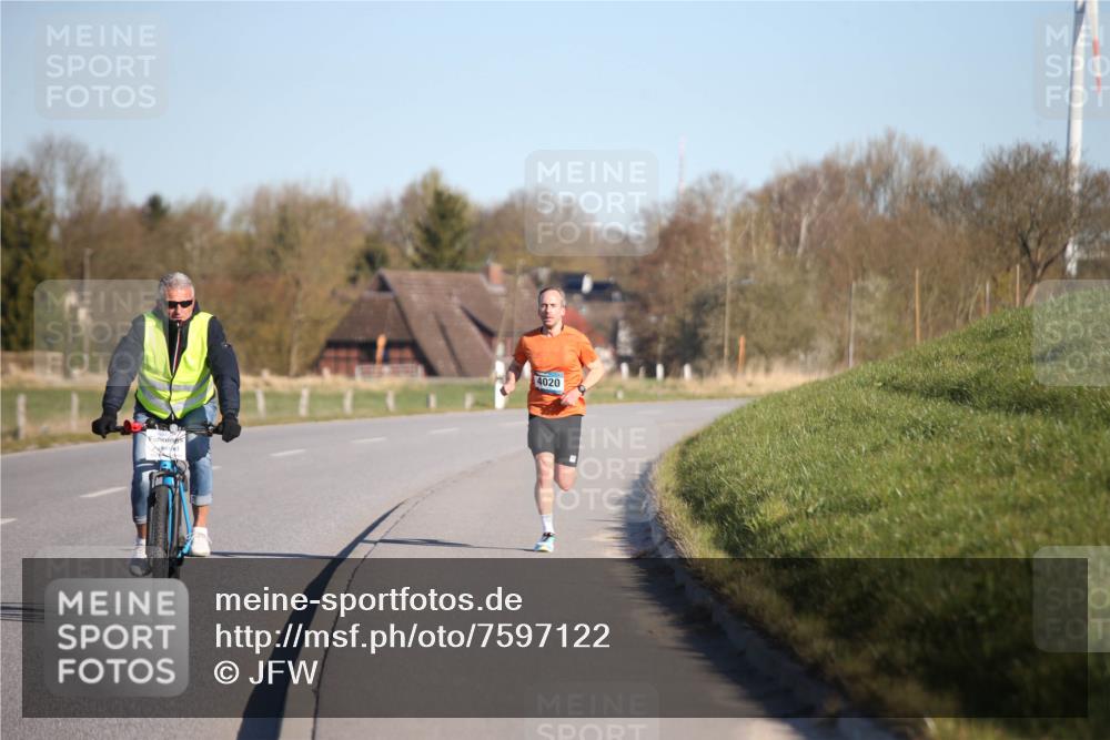 06.04.2025 - 44. Internationalen Wilhelmsburger Insellauf Jannik Wohlers http://msf.ph/oto/7597122 06.04.2025 09:15:30 Laufen 4020 meine-sportfotos.de