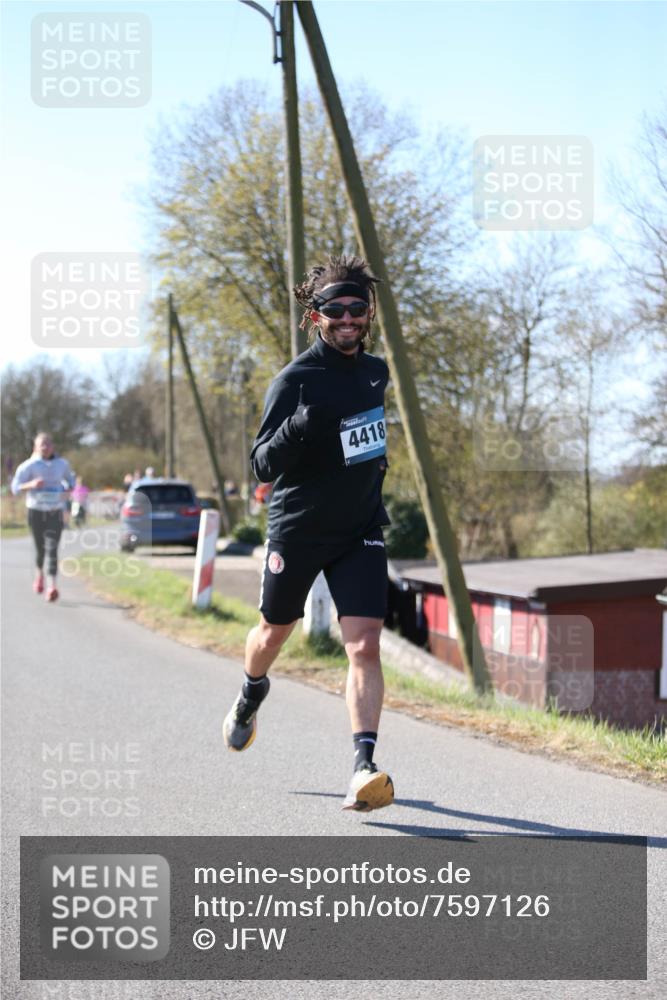 06.04.2025 - 44. Internationalen Wilhelmsburger Insellauf Jannik Wohlers http://msf.ph/oto/7597126 06.04.2025 10:36:01 Laufen 4418 meine-sportfotos.de