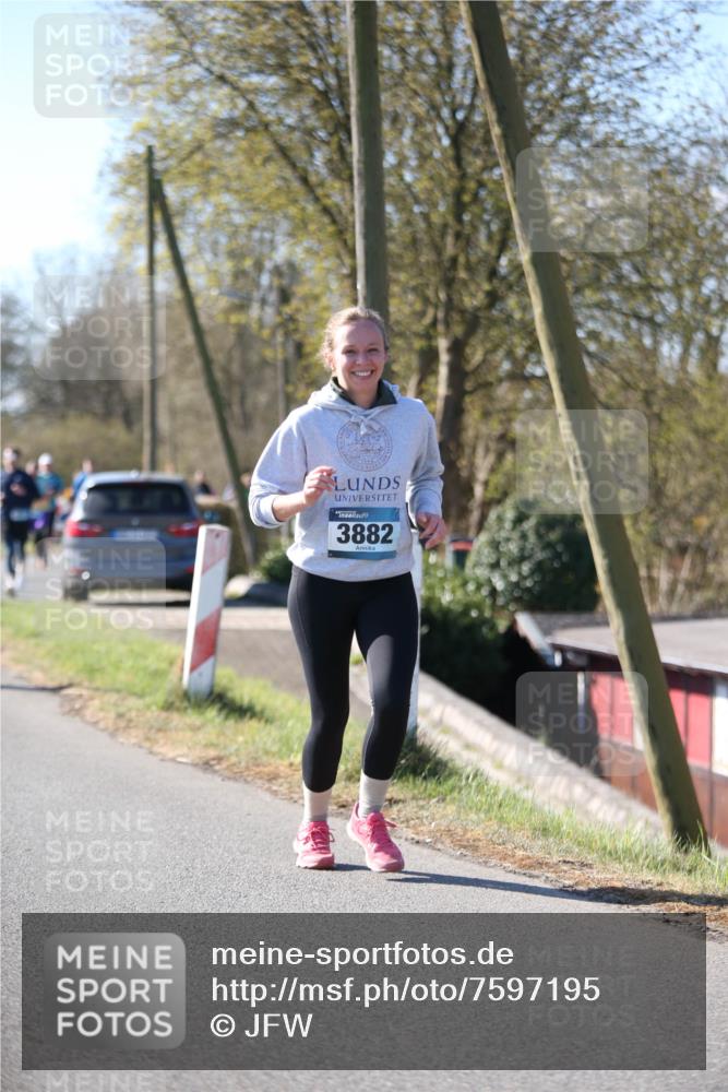 06.04.2025 - 44. Internationalen Wilhelmsburger Insellauf Jannik Wohlers http://msf.ph/oto/7597195 06.04.2025 10:36:04 Laufen 3882 meine-sportfotos.de