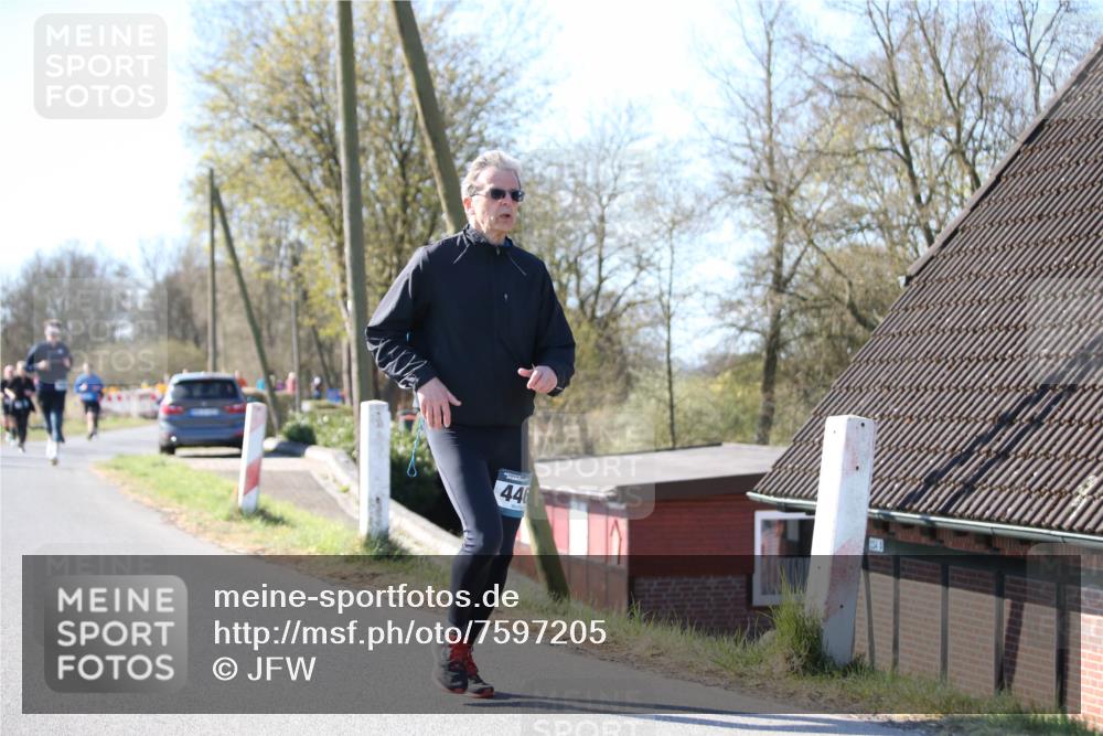 06.04.2025 - 44. Internationalen Wilhelmsburger Insellauf Jannik Wohlers http://msf.ph/oto/7597205 06.04.2025 10:36:09 Laufen 446 meine-sportfotos.de